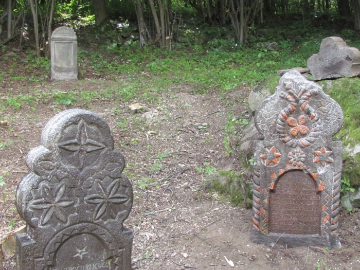 10.-pohlad-na-ludove-nahrobniky.jpg